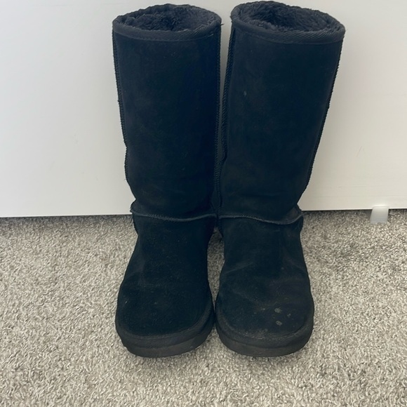 UGG Australia Women’s Black Classic Tall Boot - Size 8 - Picture 1 of 6
